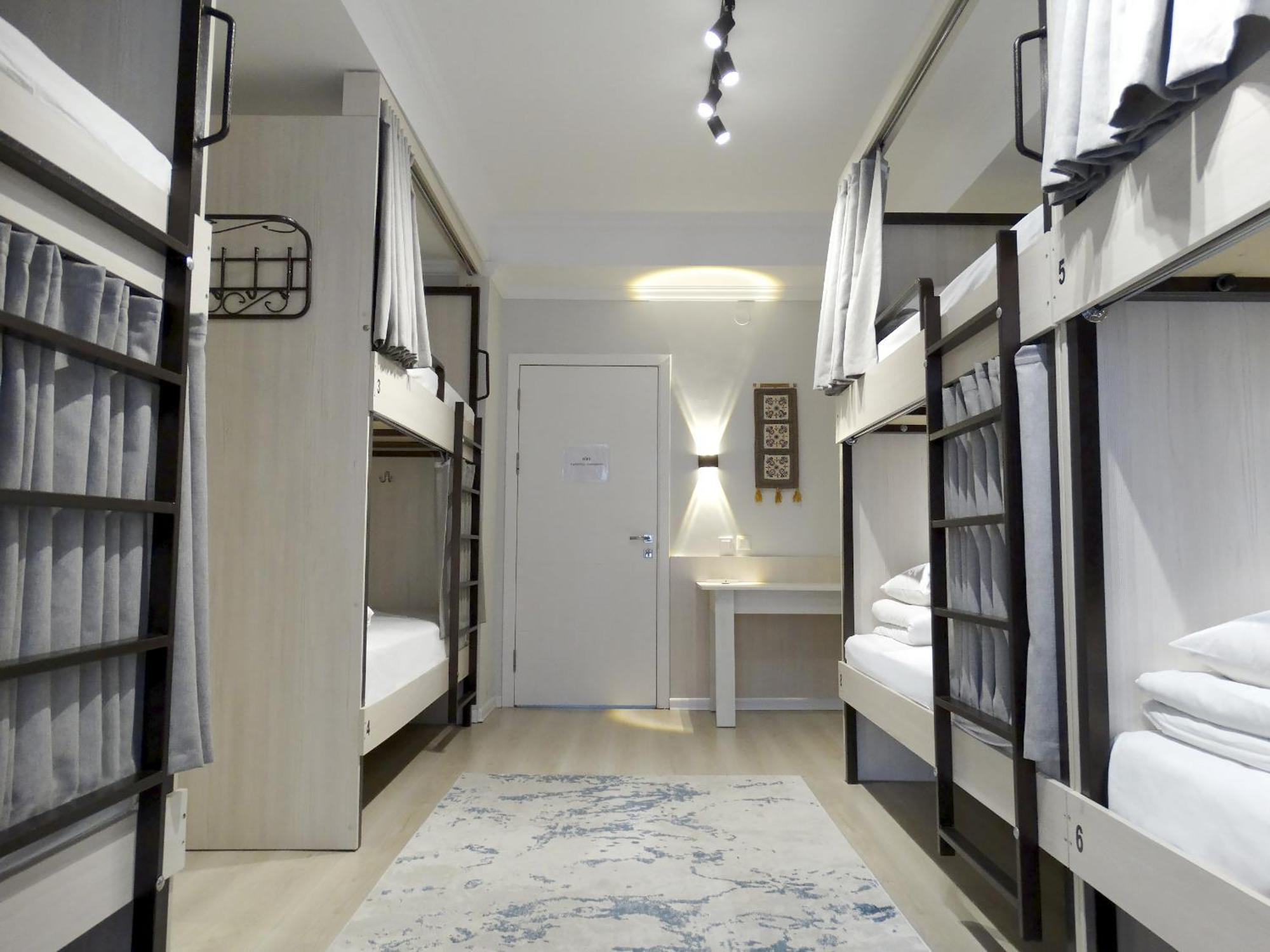 Compass Hostel Bichkek Extérieur photo