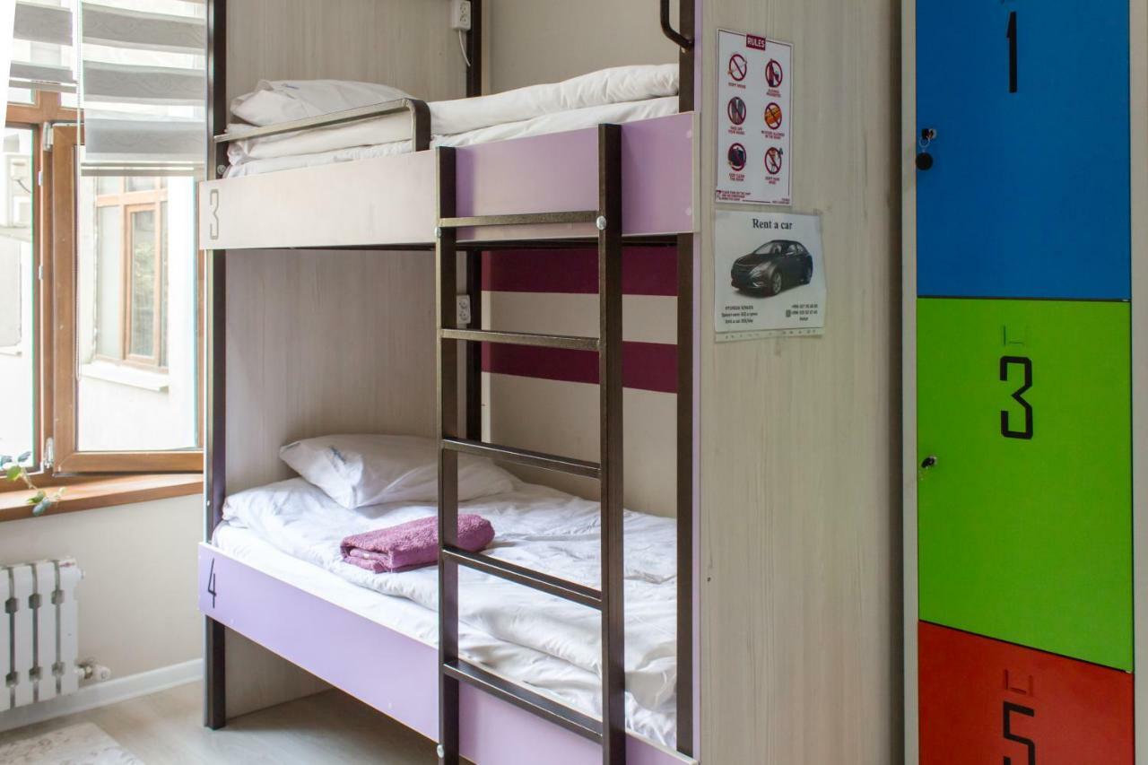 Compass Hostel Bichkek Extérieur photo