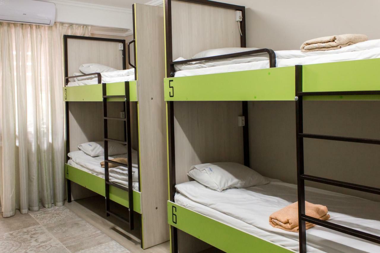 Compass Hostel Bichkek Extérieur photo